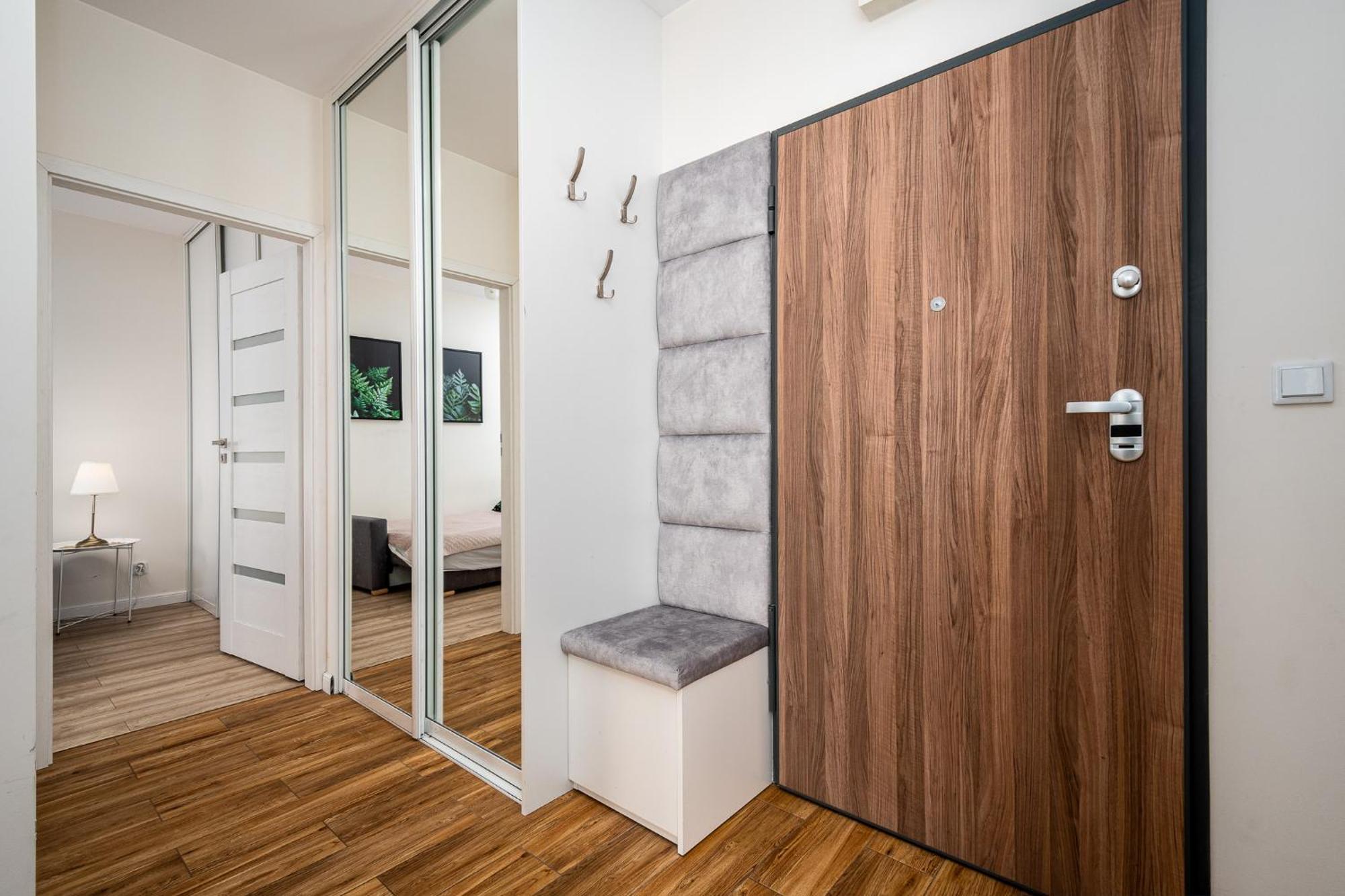 Kasprzaka 29c Two Separate Bedroom Free Garage By Perfect Lägenhet